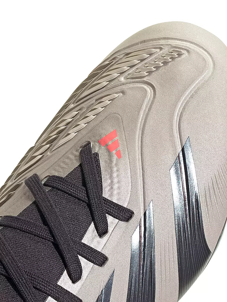 ADIDAS | Chaussures de football à crampons Predator Pro pour hommes |