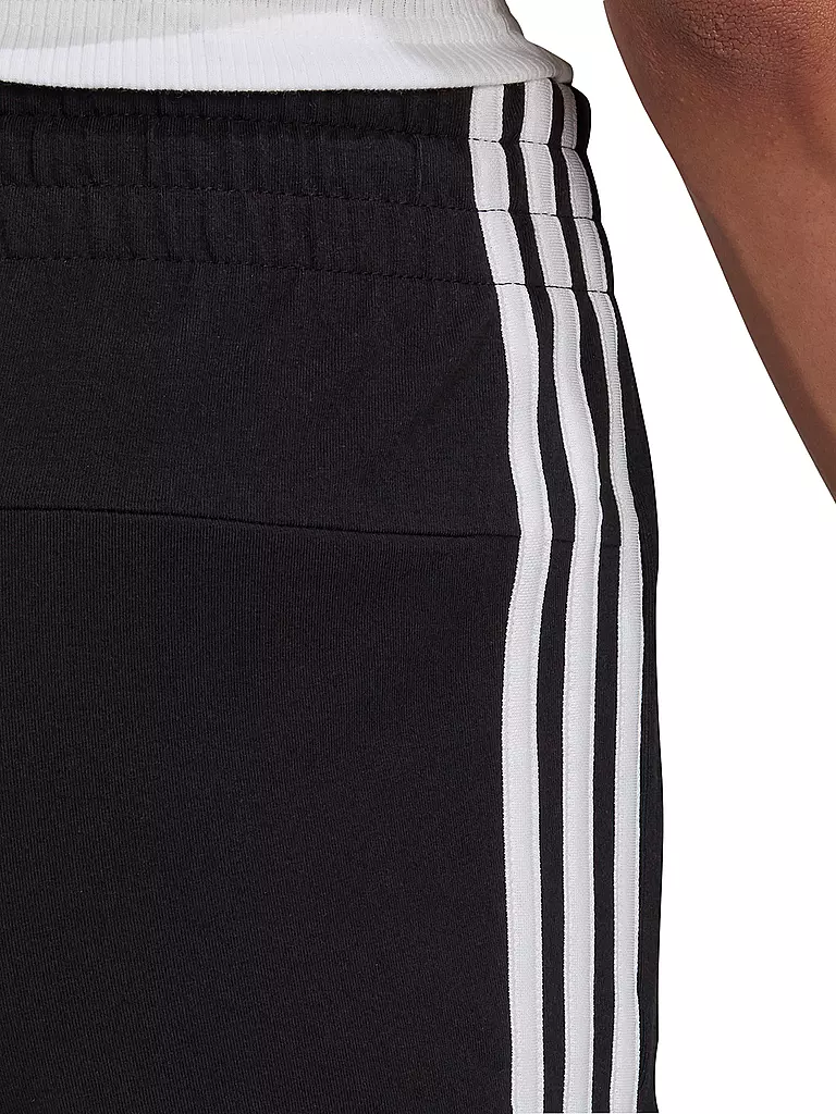 ADIDAS | Damen Fitnessshort Essentials Slim 3-Streifen | Noir
