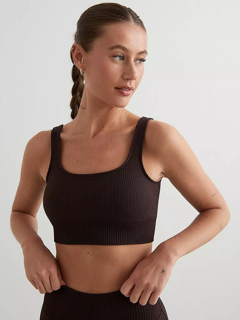 AIM'N | Soutien-gorge de sport côtelé sans coutures à maintien moyen pour femmes |