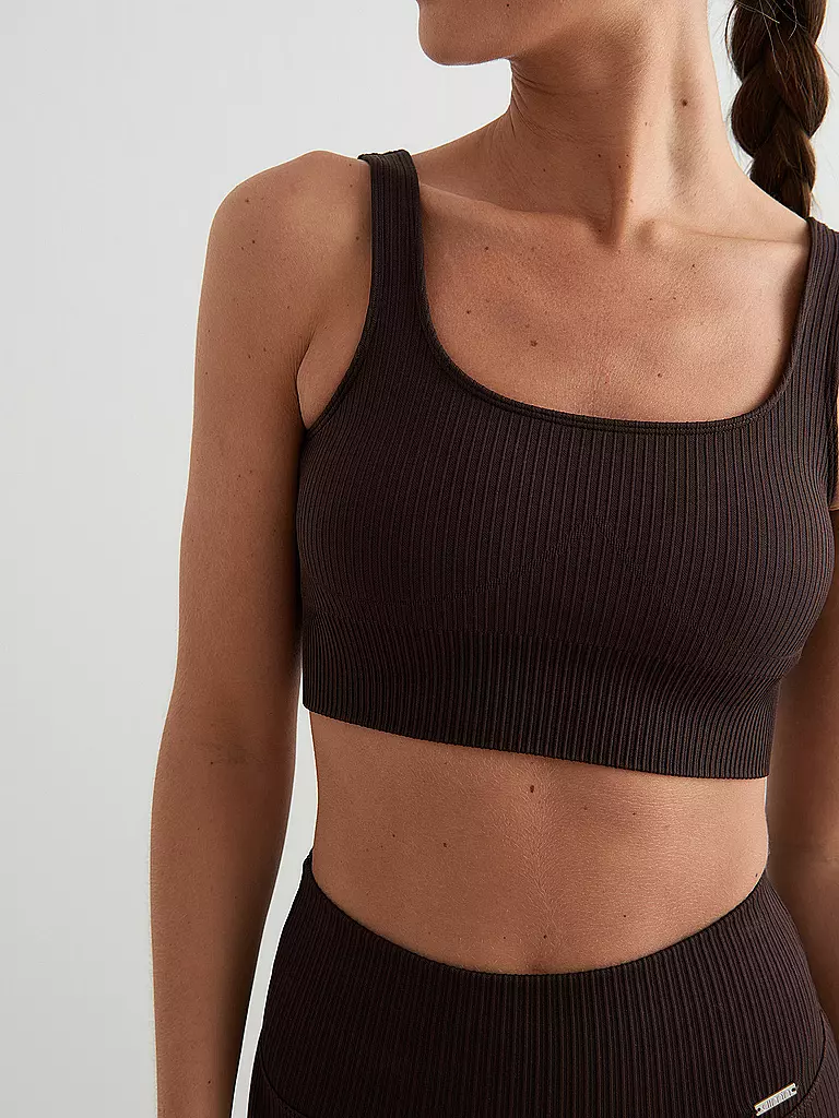 AIM'N | Soutien-gorge de sport côtelé sans coutures à maintien moyen pour femmes |