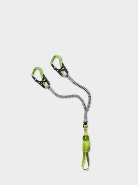 Équipement d'escalade argenté et vert avec deux mousquetons et des bandes élastiques sur fond blanc. L'inscription « ESCALADE & VIA FERRATA » en haut indique l'escalade et la via ferrata.