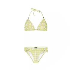 Ensemble bikini à rayures jaune clair et blanc avec haut à nouer autour du cou et culotte taille basse sur fond circulaire blanc.