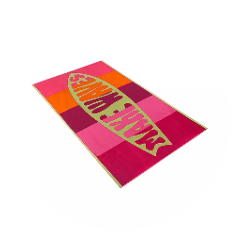 Un tapis à carreaux roses et oranges avec l'inscription « MAKE WAVES » en lettres grasses au centre.