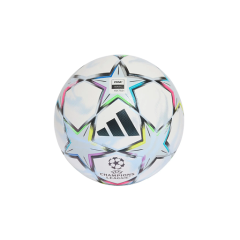 Un ballon de football Adidas blanc avec des motifs d'étoiles colorées et le logo de l'UEFA Champions League sur un fond blanc uni.