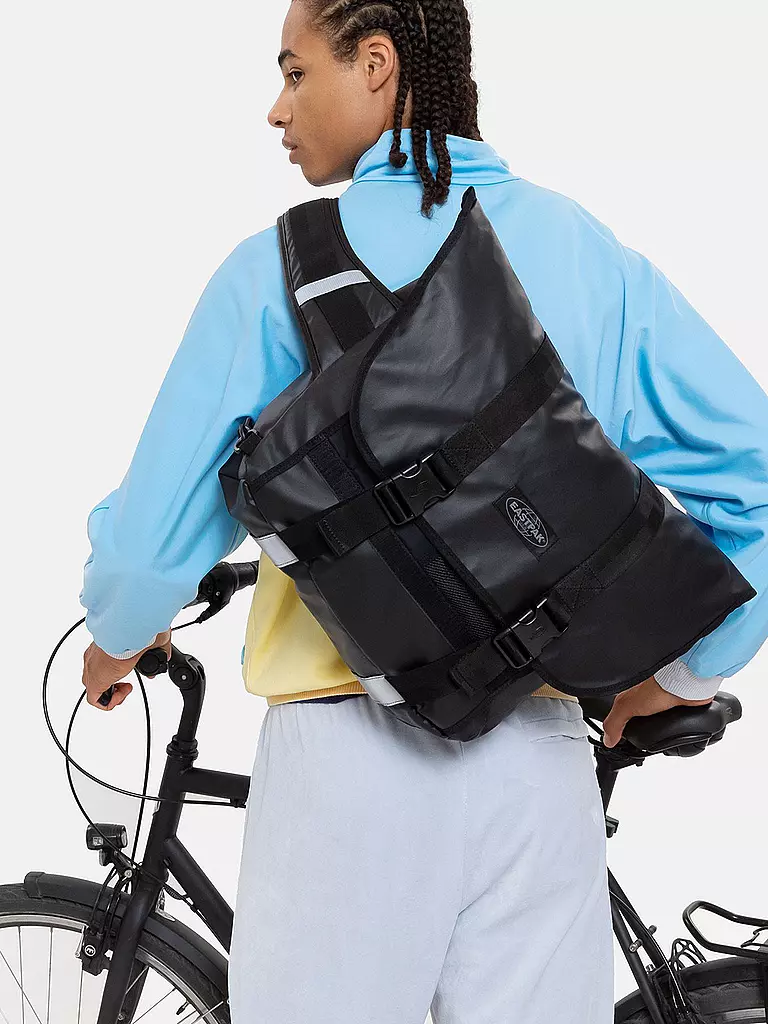 EASTPAK | Umhängetasche Messer Bike 15L | Noir