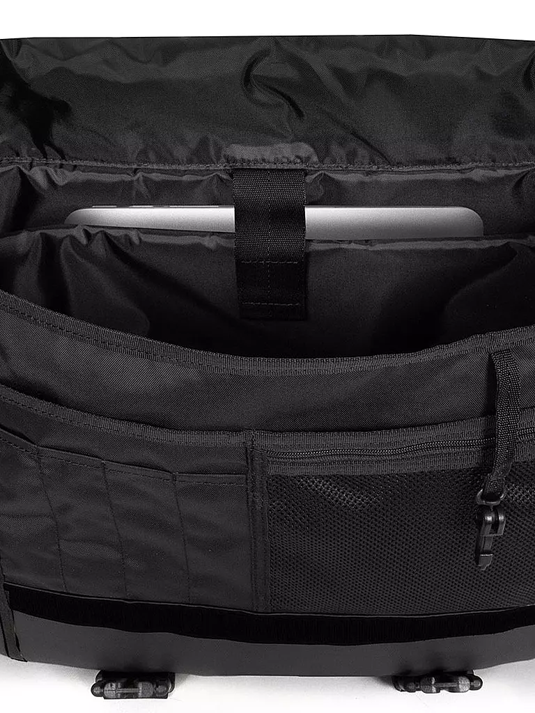 EASTPAK | Umhängetasche Messer Bike 15L | Noir