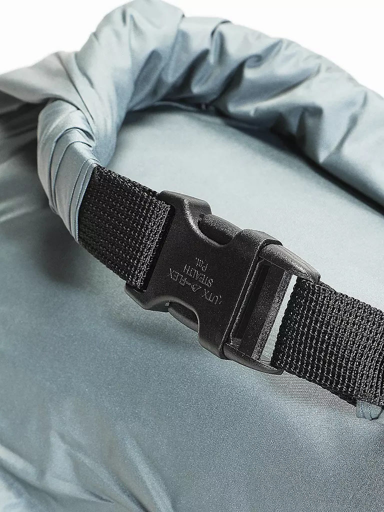 KAIKKIALLA | Matelas de sol Kaavi Thermo M + sac de gonflage | Vert