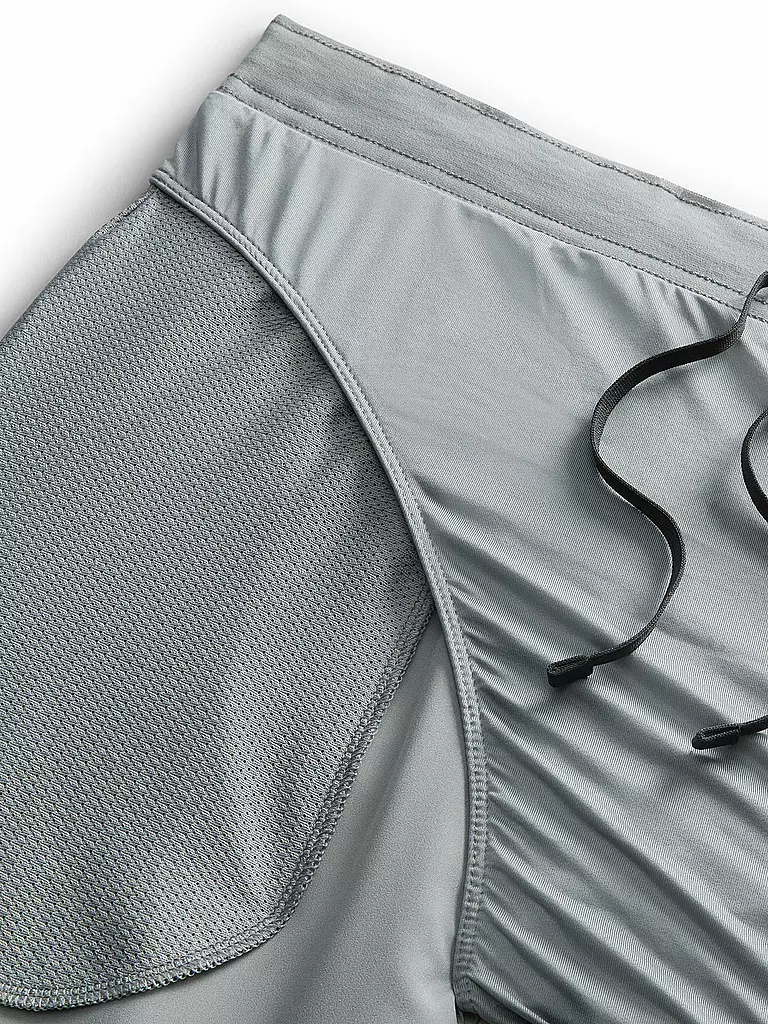 NIKE | Short de course Challenger 5 pouces pour homme | Gris clair