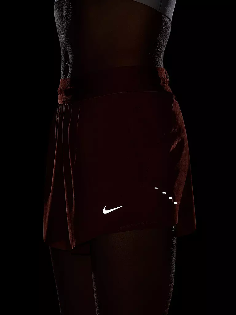 NIKE | Short de course Swift pour femme | Rouge
