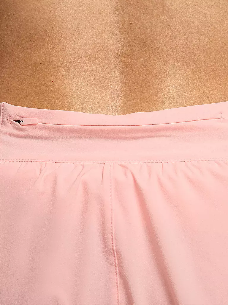 NIKE | Short de course Swift pour femmes |