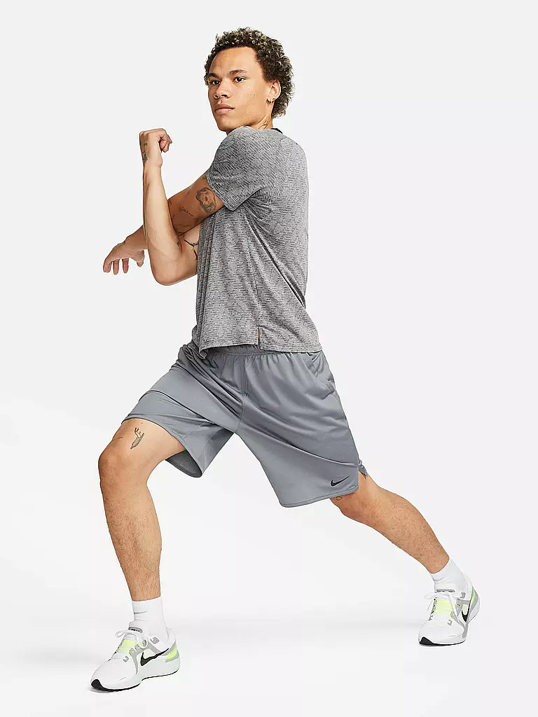 NIKE | Short de fitness Dri-FIT Totality pour homme | Gris