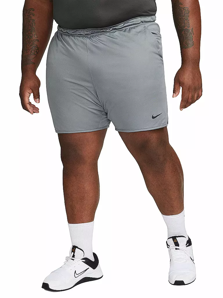 NIKE | Short de fitness pour homme Dri-FIT Totality | Gris clair