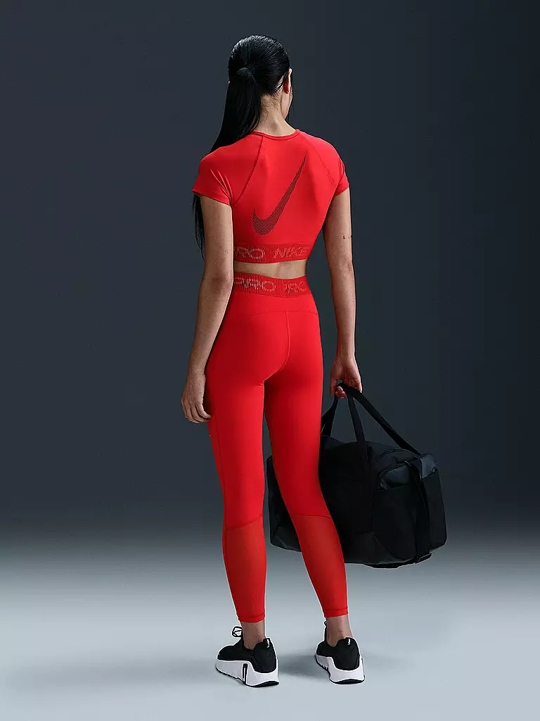 NIKE | T-shirt de fitness court Pro pour femmes |