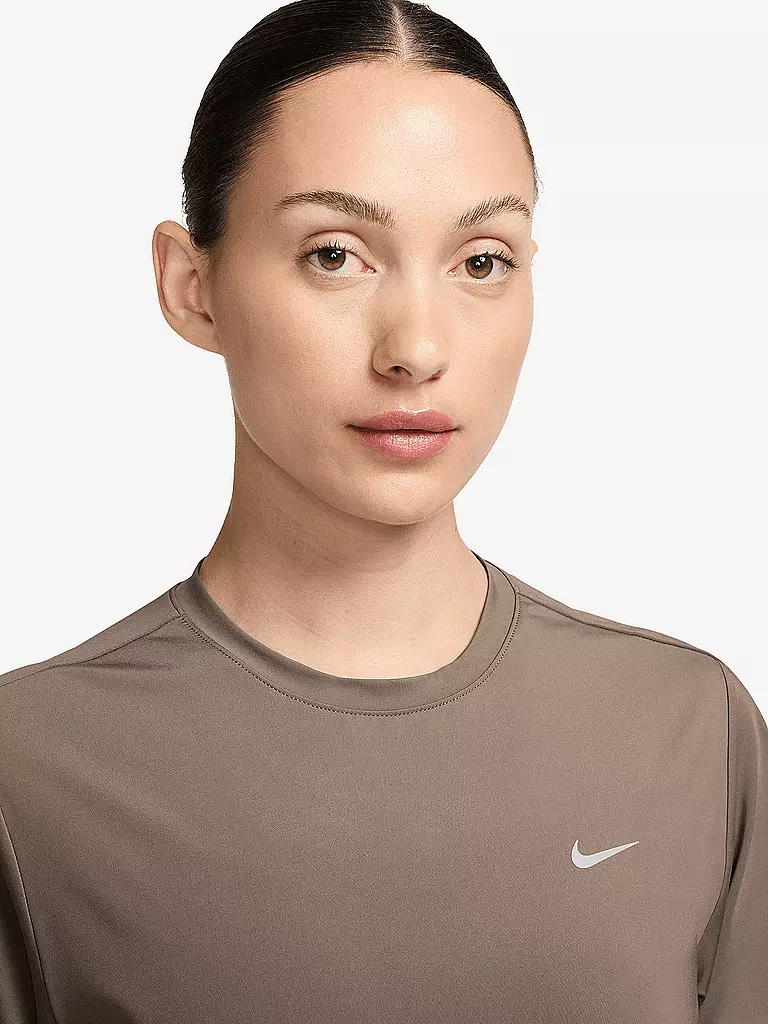 NIKE | T-shirt de running Swift pour femme | Marron