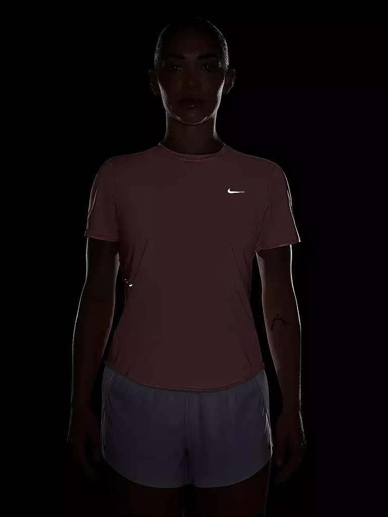NIKE | T-shirt de running Swift pour femme |