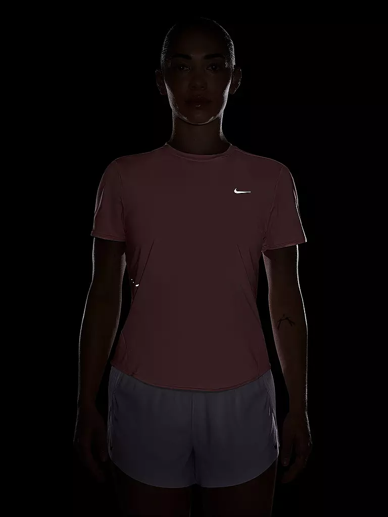 NIKE | T-shirt de running Swift pour femme |