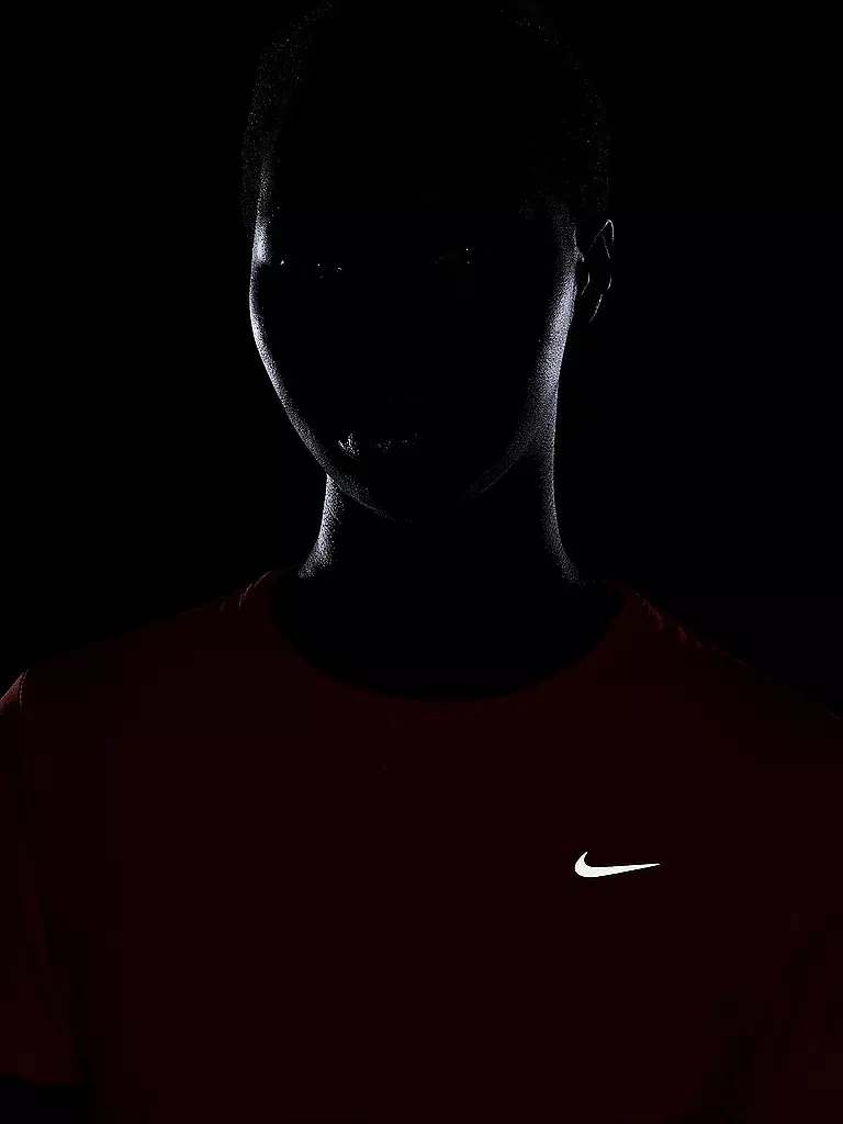 NIKE | T-shirt de running Tempo pour femme |