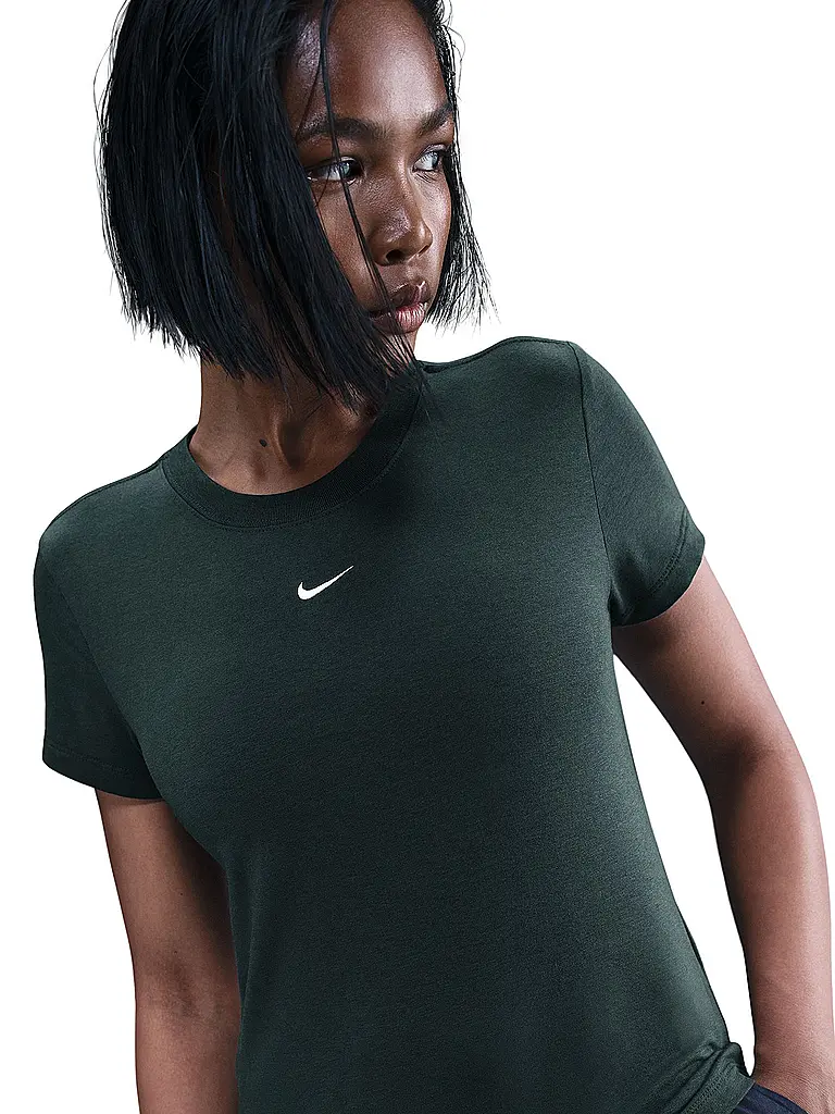 NIKE | T-shirt Femme Sportswear Chill Knit |