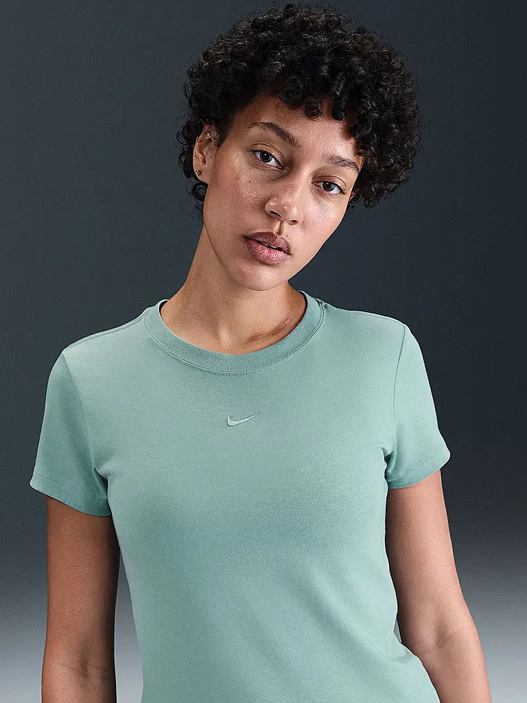 NIKE | T-shirt Femme Sportswear Chill Knit |