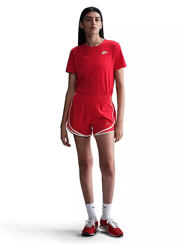 NIKE | T-shirt Femme Sportswear Club Essentials | Rouge