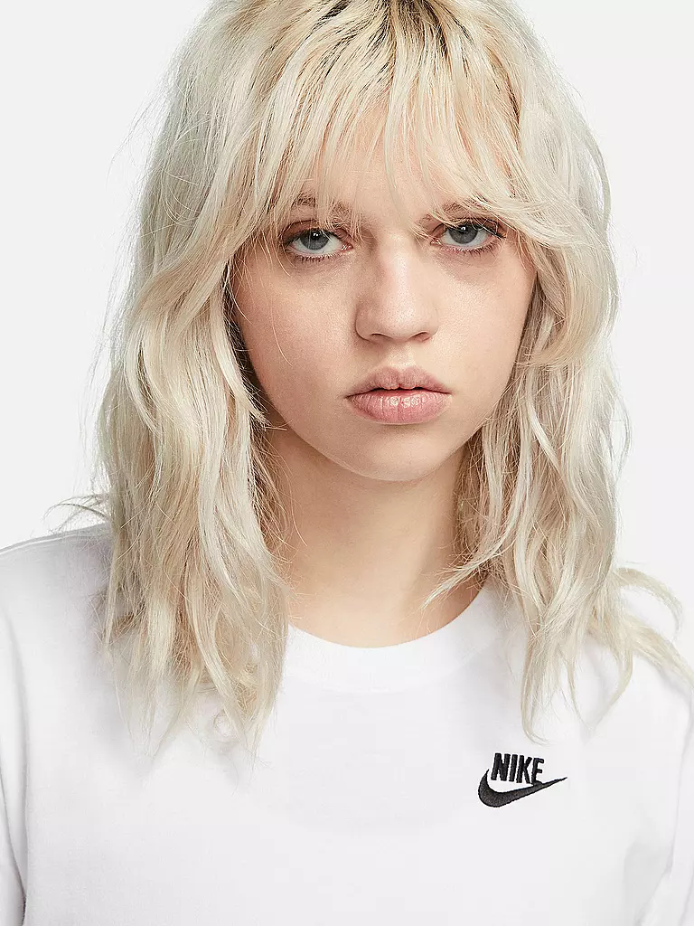 NIKE | T-shirt Femme Sportswear Club Essentials |