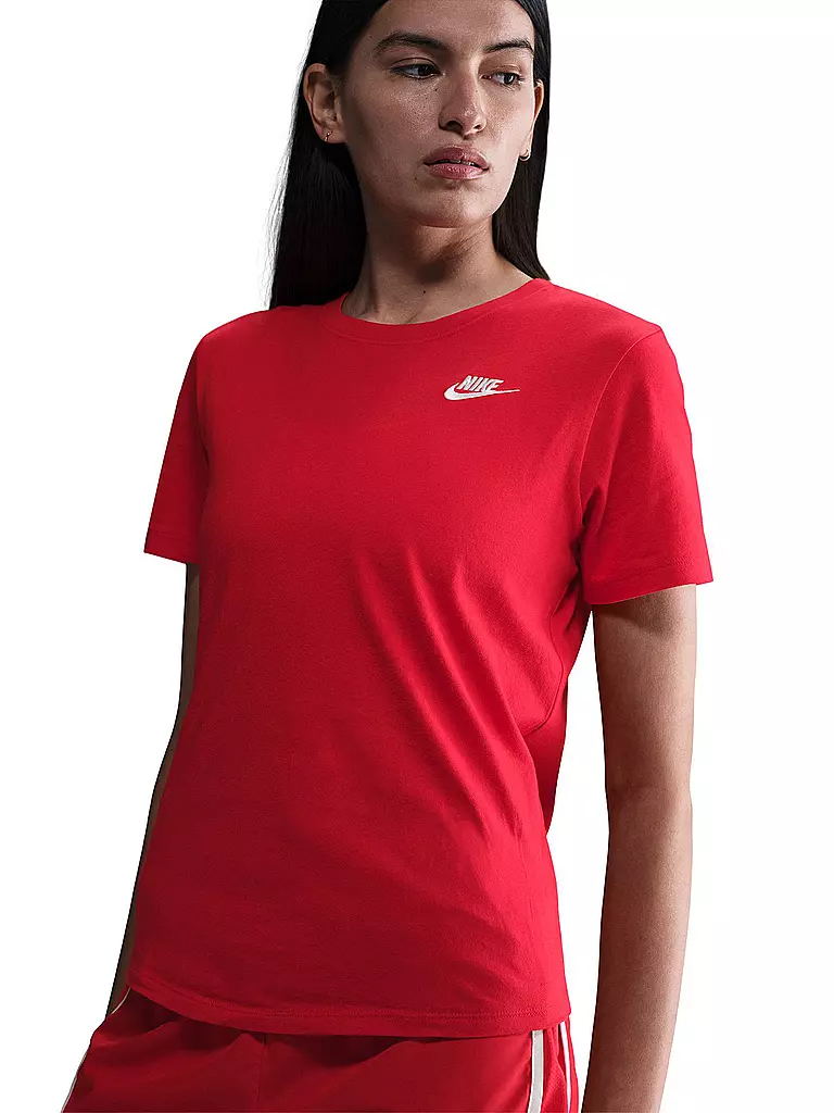 NIKE | T-shirt Femme Sportswear Club Essentials |