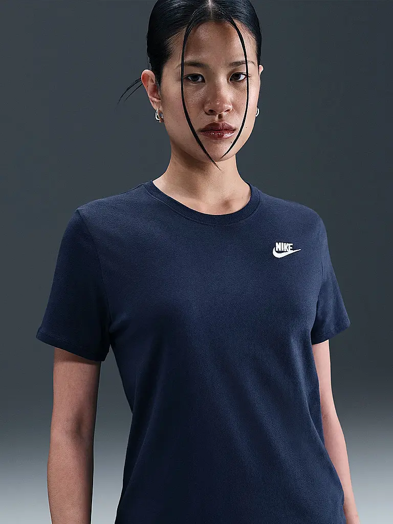 NIKE | T-shirt Femme Sportswear Club Essentials |