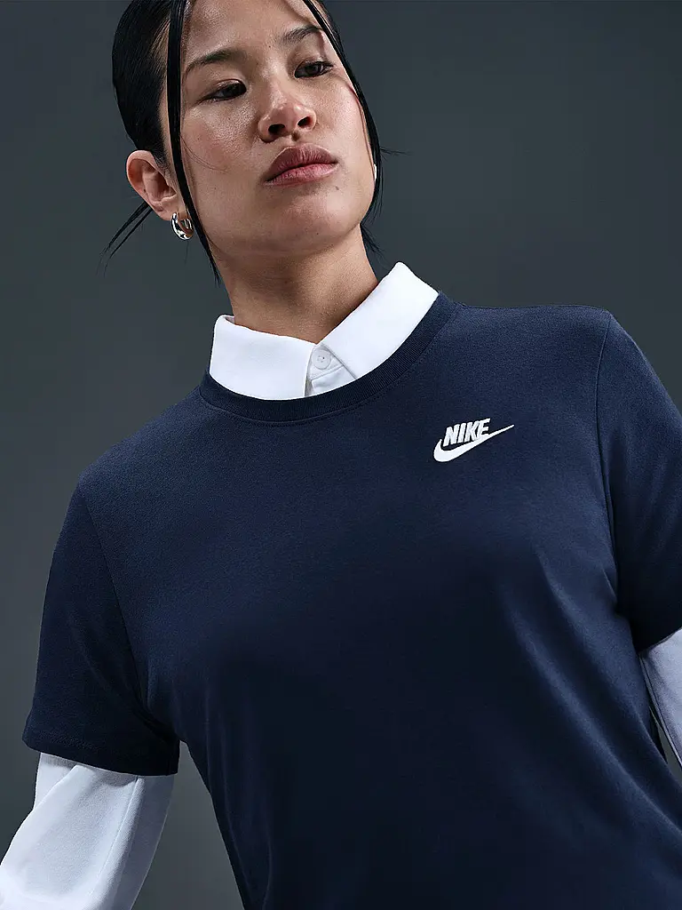 NIKE | T-shirt Femme Sportswear Club Essentials |