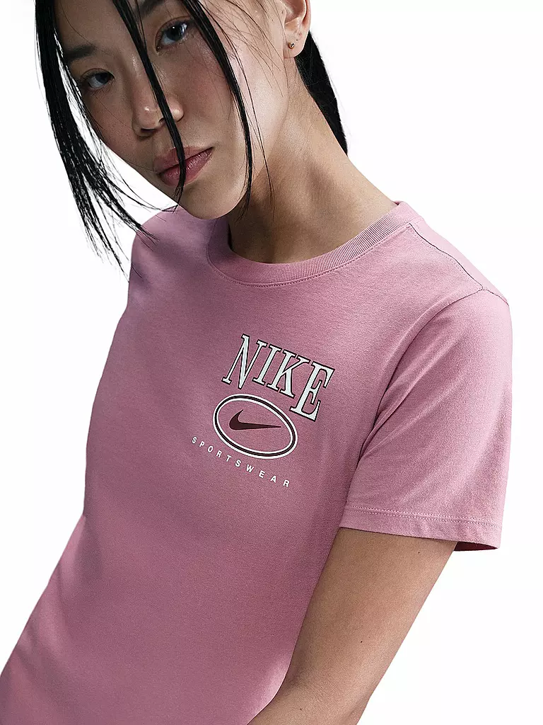 NIKE | T-shirt Femme Sportswear Club |