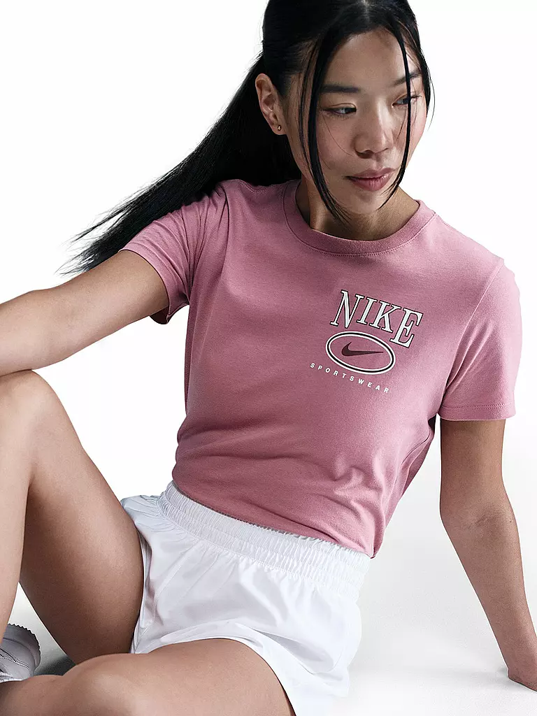 NIKE | T-shirt Femme Sportswear Club |