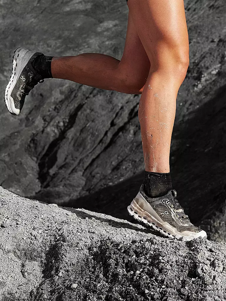 ON | Damen Traillaufschuhe Cloudultra BLACK / WHITE | Noir