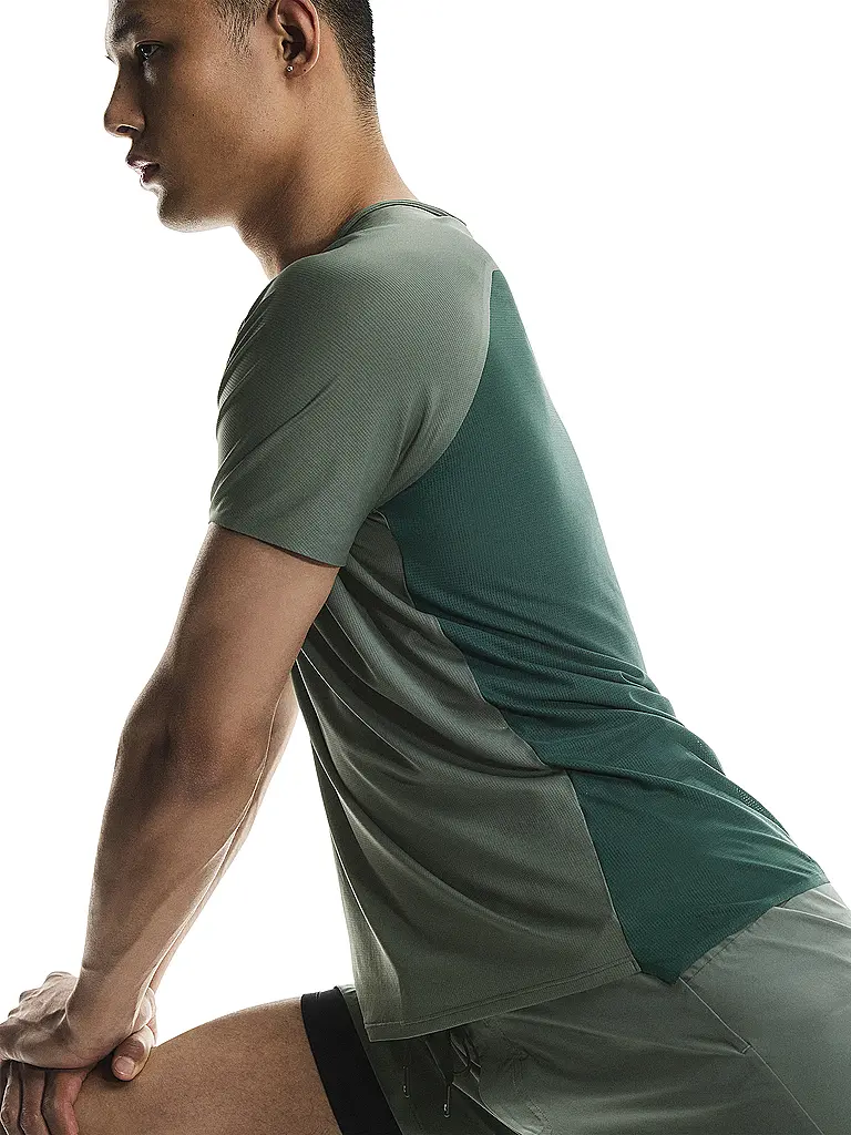 ON | T-shirt de course Performance pour homme |