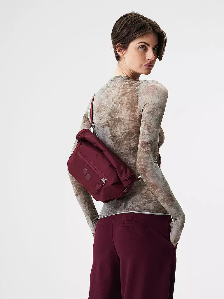 PINQPONQ | Sac bandoulière Aksel 7L | Rouge foncé