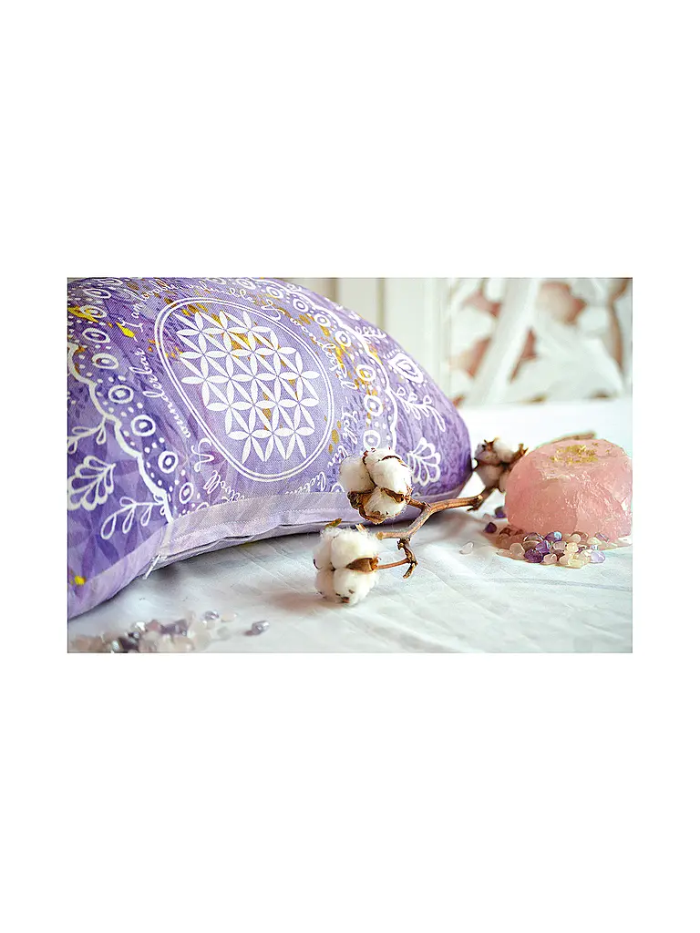 THE SPIRIT OF OM | Coussin de méditation demi-lune lilas |