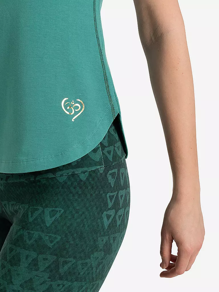 THE SPIRIT OF OM | T-shirt de yoga raglan pour femmes OM cœur | Olive